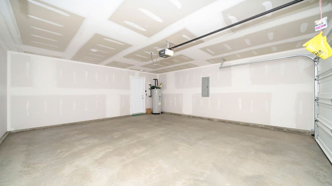 Spacious, unfurnished interior of a new home in Johnson Farms, Greeneville (Image 31).