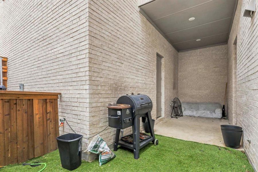 Exterior details and patio area of a home in , Frisco (Image 20).