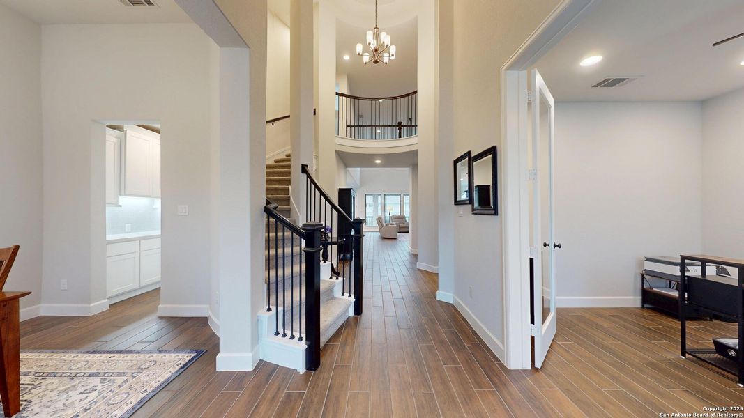 Furnished interior view inside a new home in Weston Oaks 55', San Antonio (Image 65).