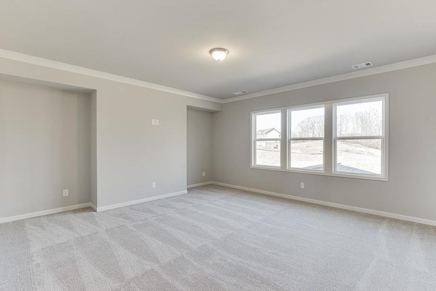 Spacious, unfurnished interior of a new home in , Gainesville (Image 22).