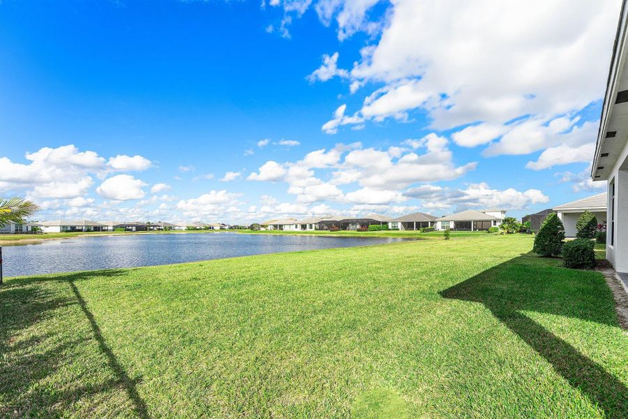 Exterior details and patio area of a home in , Port St. Lucie (Image 3).