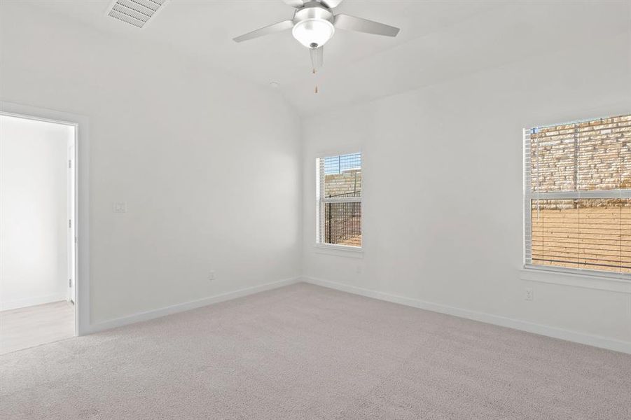 Spacious, unfurnished interior of a new home in Lowry Trails, Princeton (Image 14).