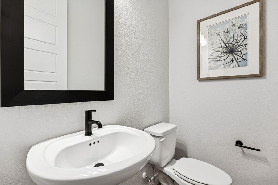 1/2 Bathroom for Guest