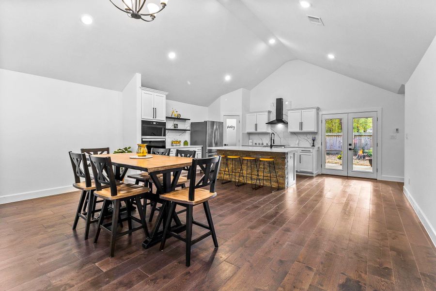 Furnished interior view inside a new home in , Livingston (Image 17).
