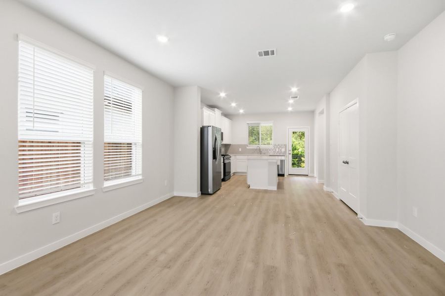 Spacious, unfurnished interior of a new home in Audubon, Magnolia (Image 20).