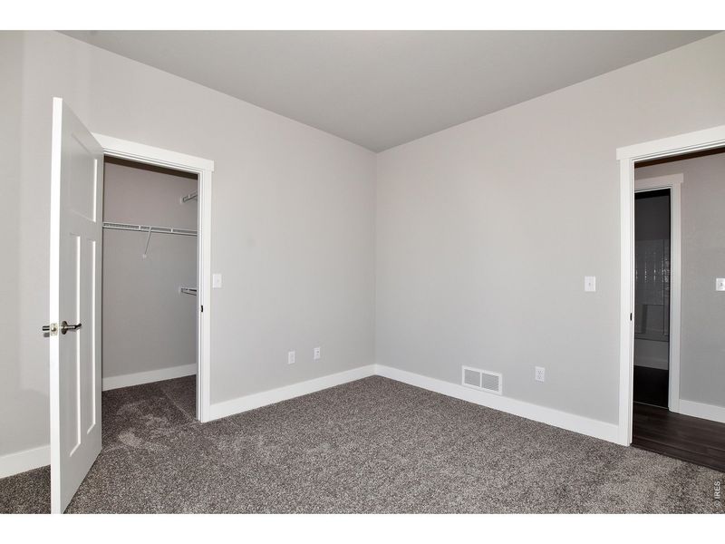 Spacious, unfurnished interior of a new home in , Johnstown (Image 27).