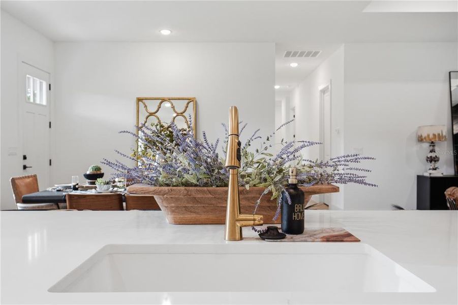 Close-up of interior finishes inside a home in , Dunnellon (Image 18). Close-up of interior finishes inside a home in , Dunnellon (Image 18).