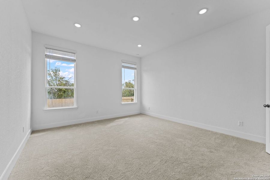 Spacious, unfurnished interior of a new home in , New Braunfels (Image 13).