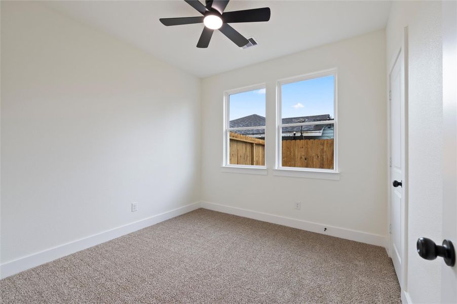 Spacious, unfurnished interior of a new home in , Texas City (Image 27).