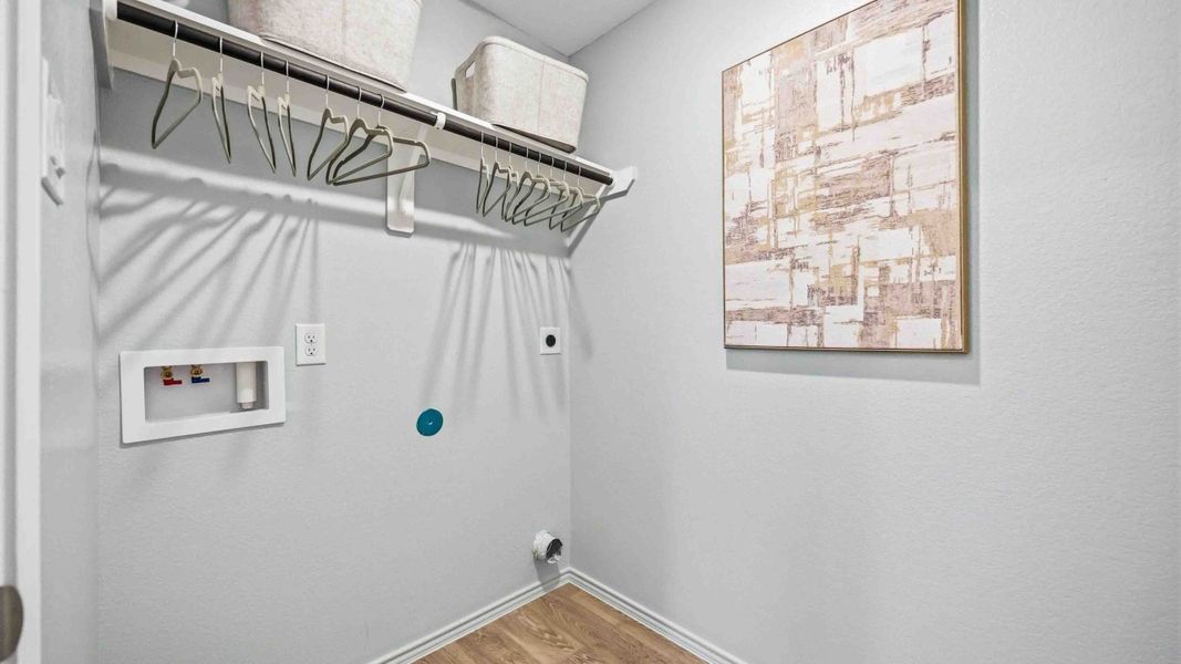 Spacious, unfurnished interior of a new home in Pineapple Square, Houston (Image 9).