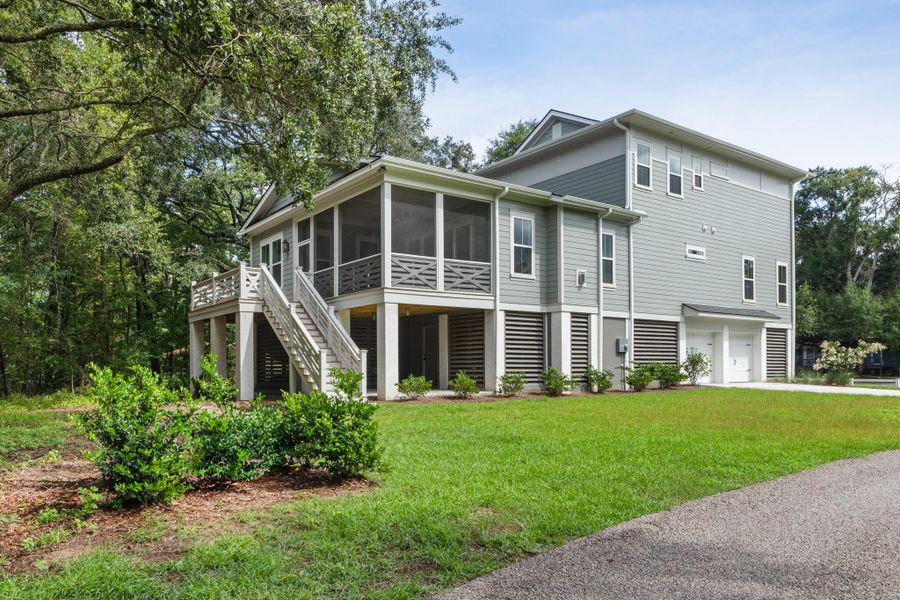 Exterior details and patio area of a home in , Mount Pleasant (Image 4).