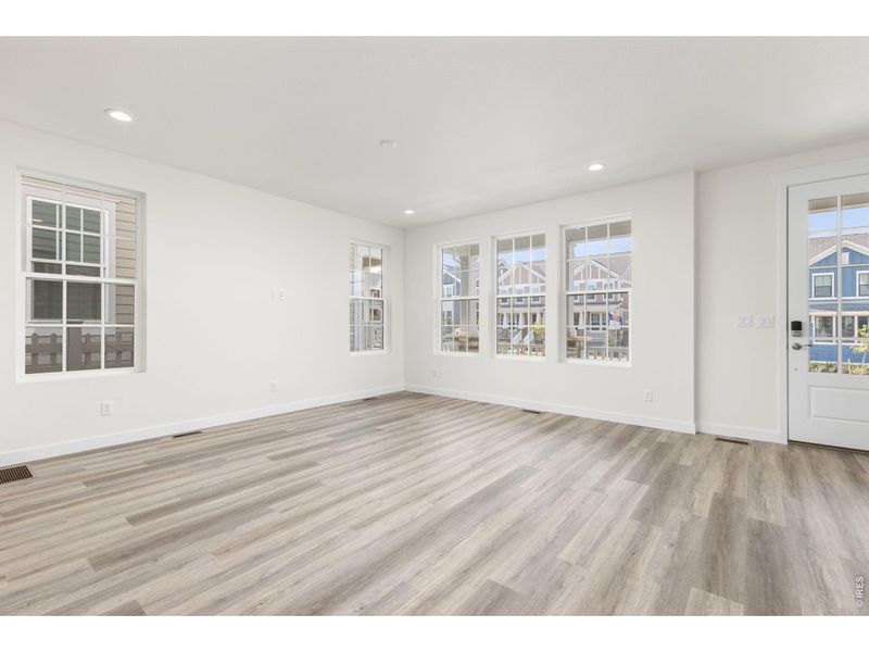 Spacious, unfurnished interior of a new home in Westerly, Erie (Image 14).