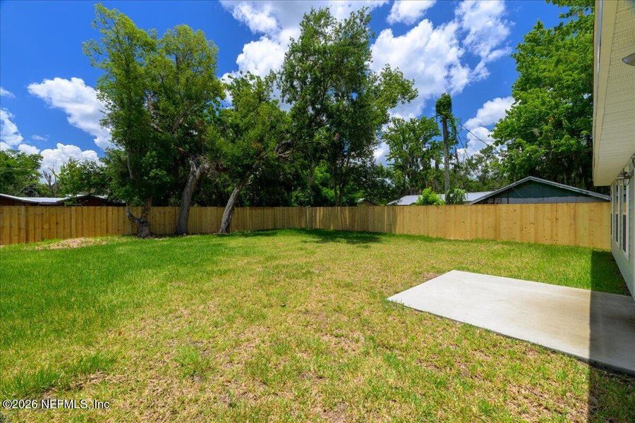 Exterior details and patio area of a home in , Palatka (Image 16).