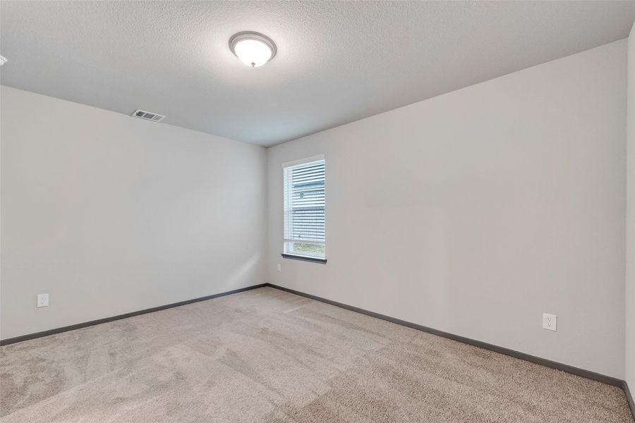 Spacious, unfurnished interior of a new home in Rollingbrook Estates, Baytown (Image 35).