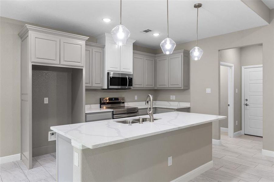 Furnished interior view inside a new home in , Cleburne (Image 10).