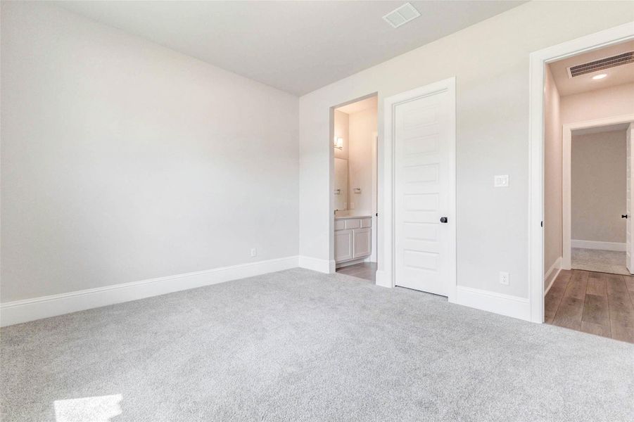 Spacious, unfurnished interior of a new home in Fulbrook on Fulshear Creek, Fulshear (Image 43).