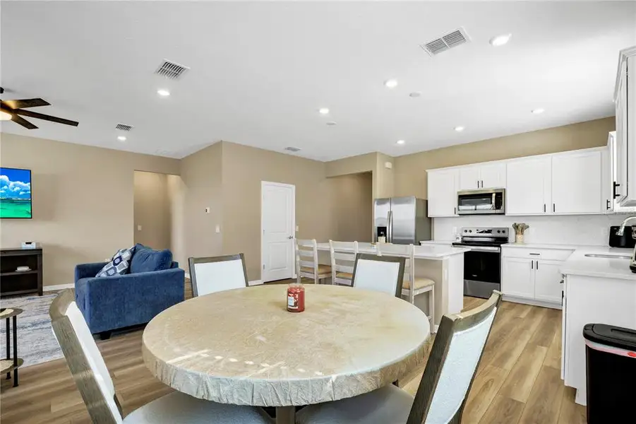 Furnished interior view inside a new home in , Lake Alfred (Image 32). Furnished interior view inside a new home in , Lake Alfred (Image 32).