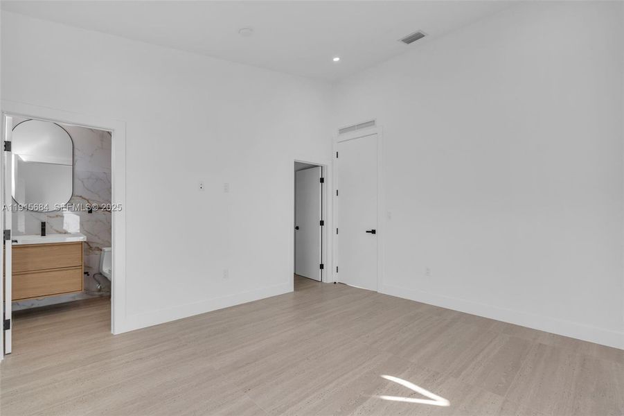 Spacious, unfurnished interior of a new home in , Coral Gables (Image 20). Spacious, unfurnished interior of a new home in , Coral Gables (Image 20).