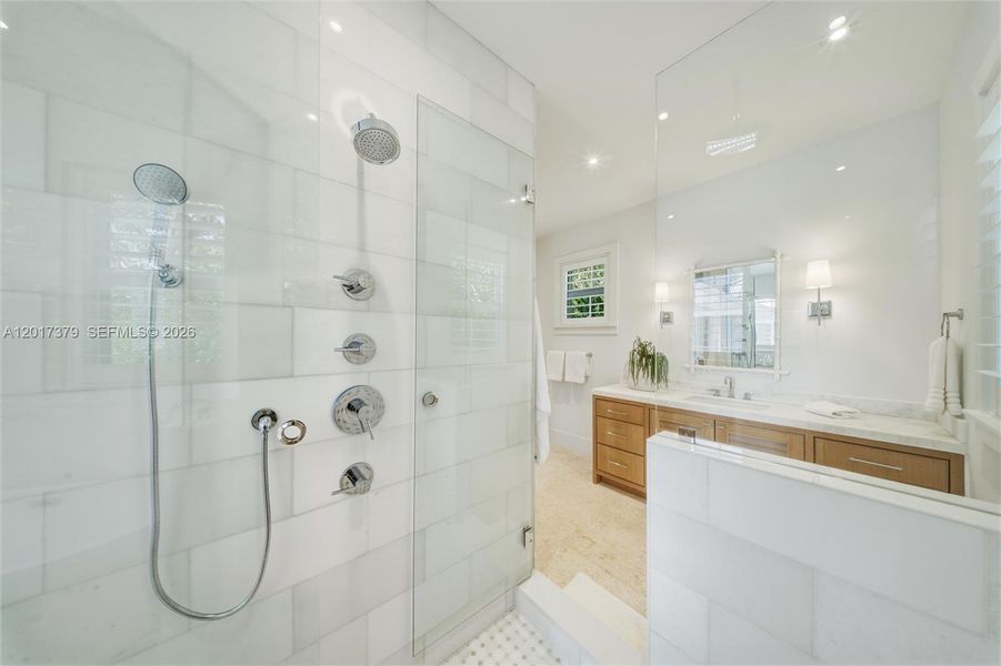 Furnished interior view inside a new home in , Islamorada, Village of Islands (Image 63).