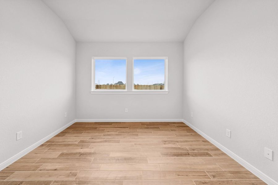 Spacious, unfurnished interior of a new home in The Grand Prairie 50’, Hockley (Image 16).