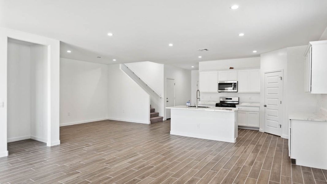 Spacious, unfurnished interior of a new home in Radiance at Superstition Vistas, Apache Junction (Image 16).