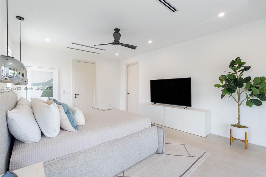 Furnished interior view inside a new home in , Fort Lauderdale (Image 10).