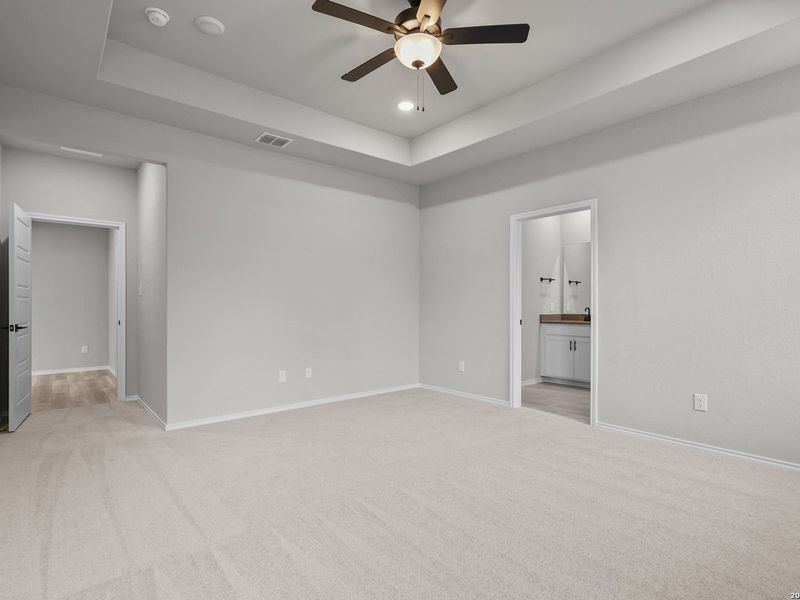Spacious, unfurnished interior of a new home in Royal Crest, San Antonio (Image 29).