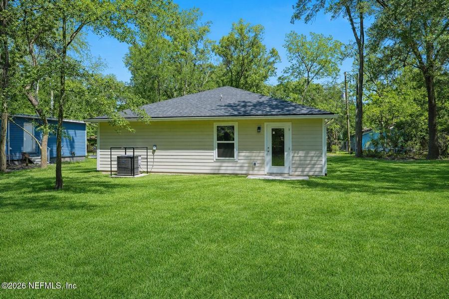 Exterior details and patio area of a home in , Jacksonville (Image 3).