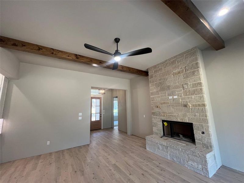 Spacious, unfurnished interior of a new home in Escondido Ranches, Poolville (Image 11).