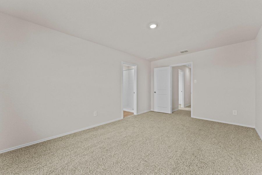 Spacious, unfurnished interior of a new home in Bollinger, Maxwell (Image 27).