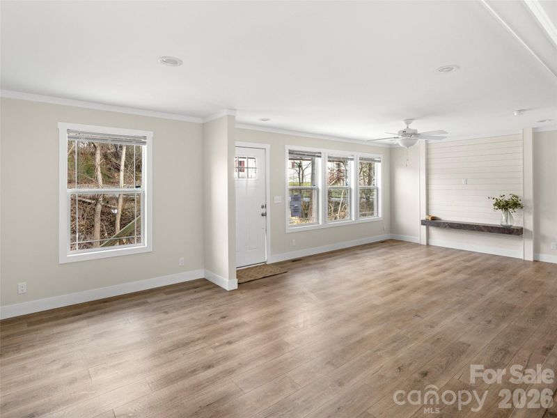 Spacious, unfurnished interior of a new home in , Fairview (Image 16).