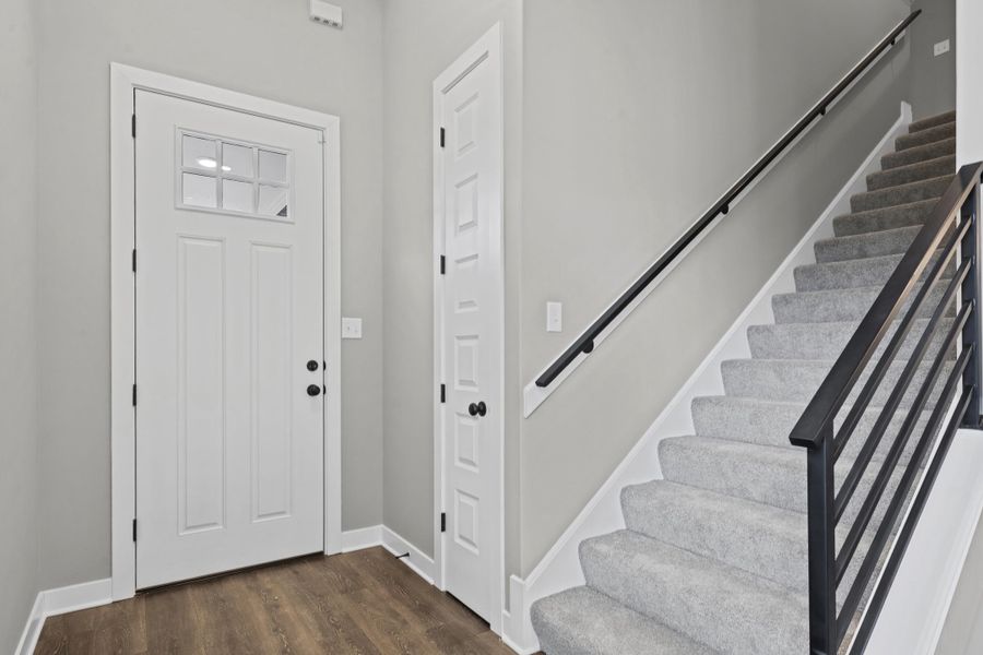 Spacious, unfurnished interior of a new home in Twin Oaks, Oakland (Image 12).