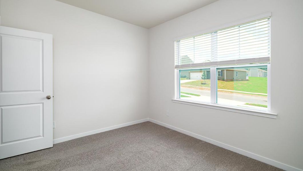 Spacious, unfurnished interior of a new home in Valley View, Waynesville (Image 19).