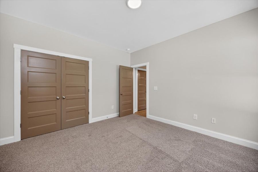 Spacious, unfurnished interior of a new home in White Oaks, The Rock (Image 29).