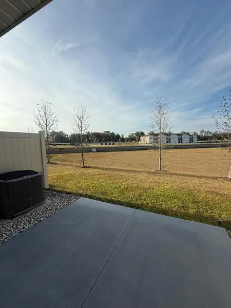 Exterior details and patio area of a home in , Ocala (Image 4).