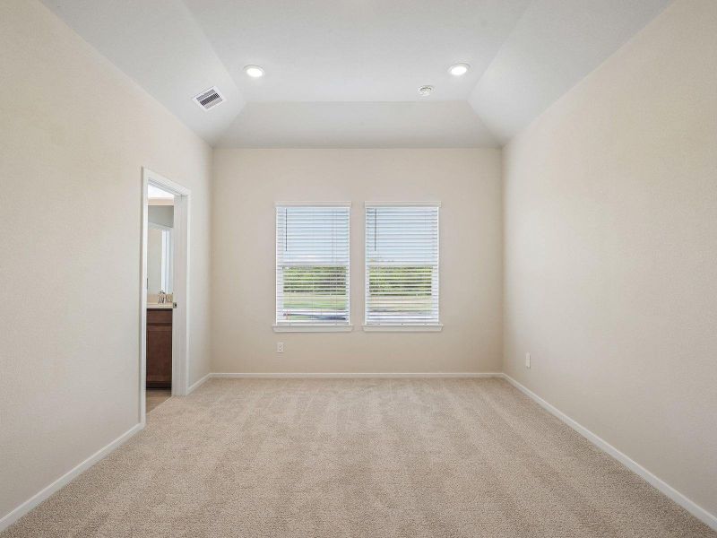 Spacious, unfurnished interior of a new home in Parkway Commons - City Series, Missouri City (Image 24). Spacious, unfurnished interior of a new home in Parkway Commons - City Series, Missouri City (Image 24).
