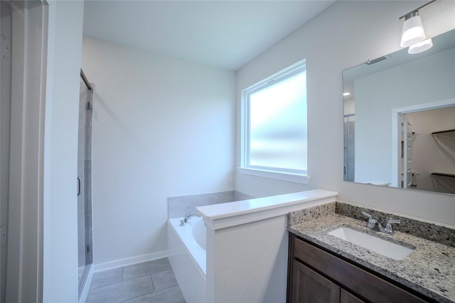 Furnished interior view inside a new home in , Brenham (Image 13).