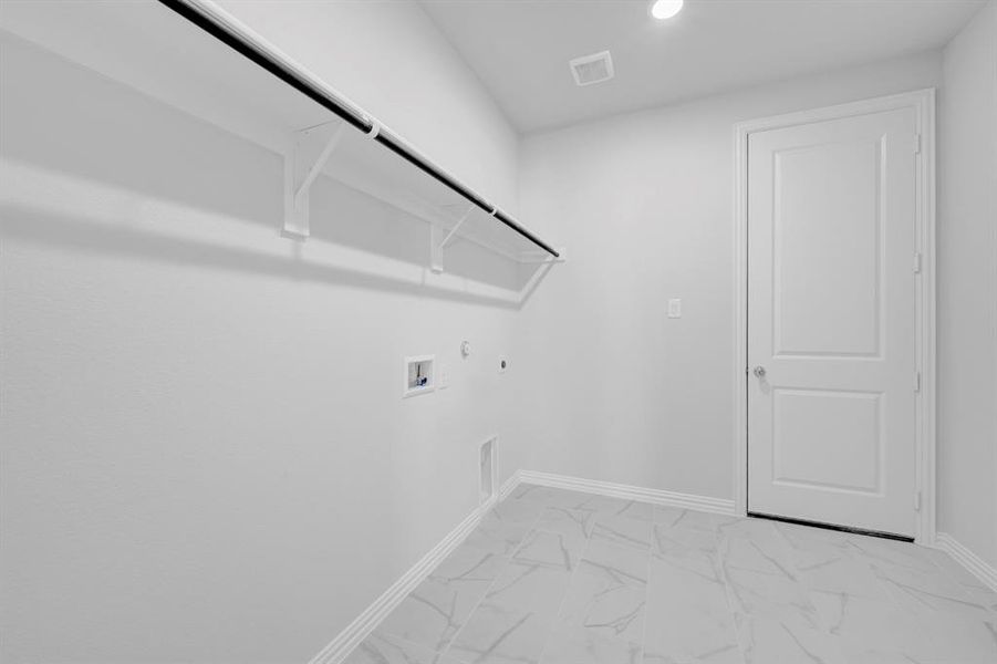 Spacious, unfurnished interior of a new home in Lilyana, Celina (Image 38).