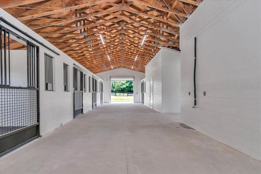 Spacious, unfurnished interior of a new home in , Citra (Image 22).