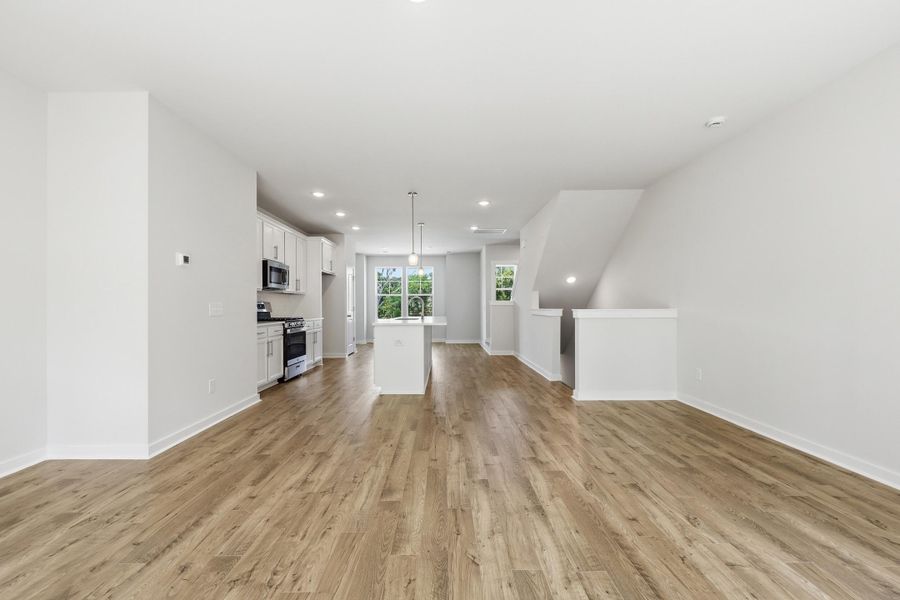 Spacious, unfurnished interior of a new home in Rhetts Cove, Johns Island (Image 20). Spacious, unfurnished interior of a new home in Rhetts Cove, Johns Island (Image 20).