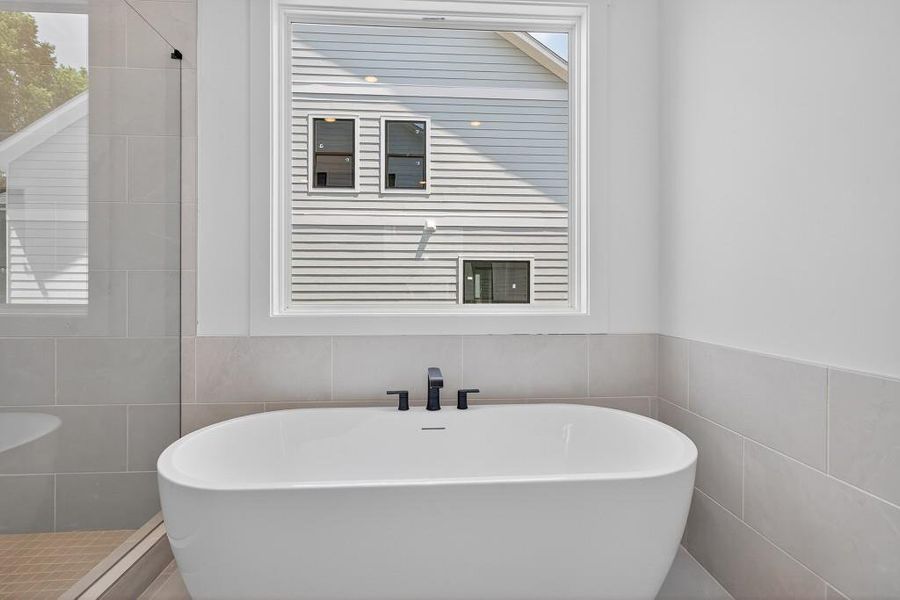 Furnished interior view inside a new home in Livingstone Park, Kennesaw (Image 9).