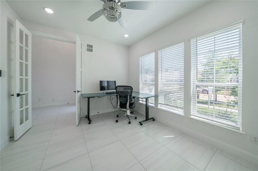 Furnished interior view inside a new home in , Frisco (Image 10).