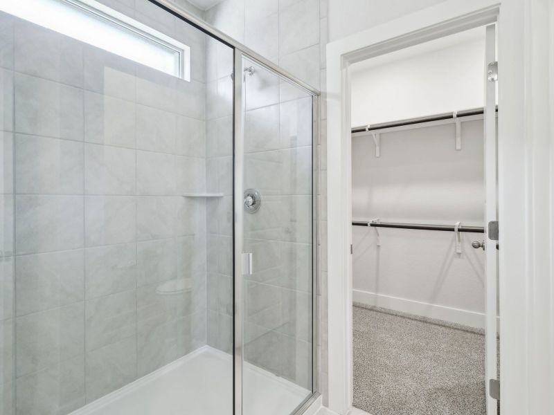 Primary suite bathroom in the San Saba floorplan at a Meritage Homes community.