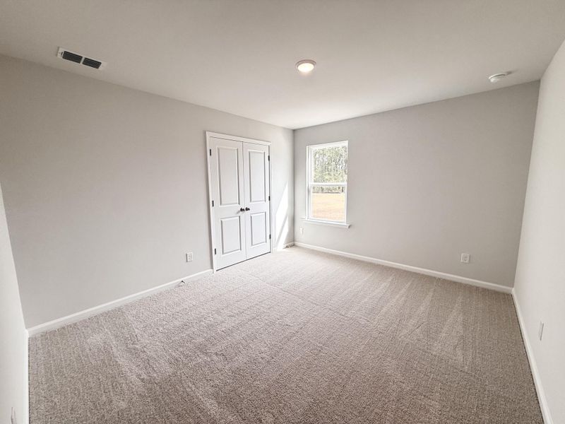 Spacious, unfurnished interior of a new home in Watson Hill, Summerville (Image 10).