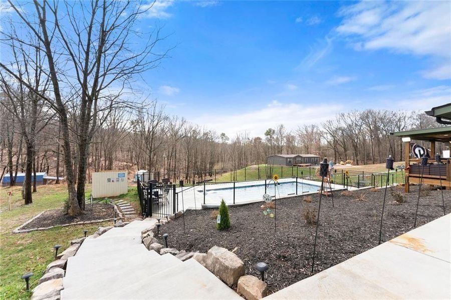 Community amenities in , Demorest (Image 52).