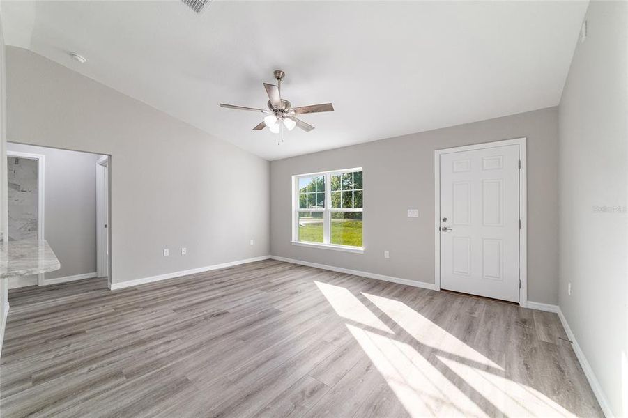 Spacious, unfurnished interior of a new home in , Ocala (Image 18).