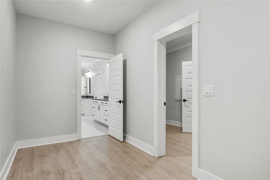 Blonde wood-look flooring guides the way to a pris Blonde wood-look flooring guides the way to a pris