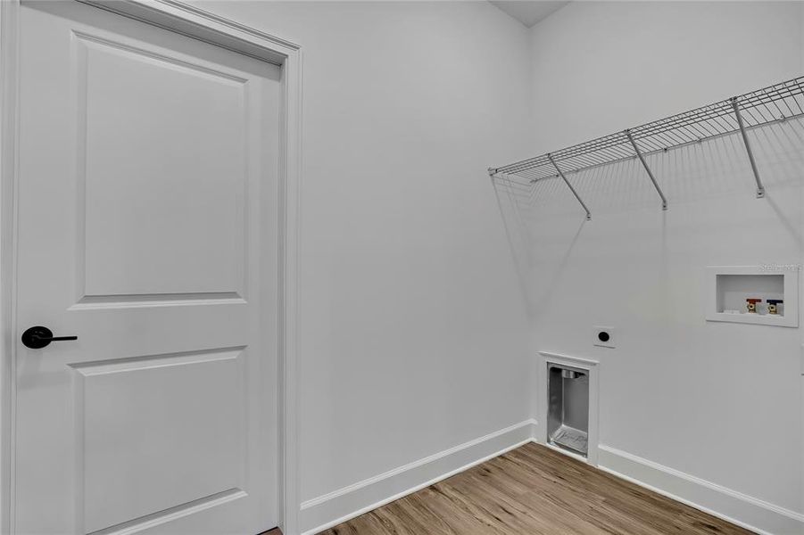 Spacious, unfurnished interior of a new home in , Spring Hill (Image 23).