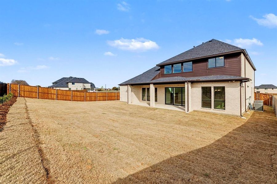 Exterior details and patio area of a home in , Prosper (Image 3).
