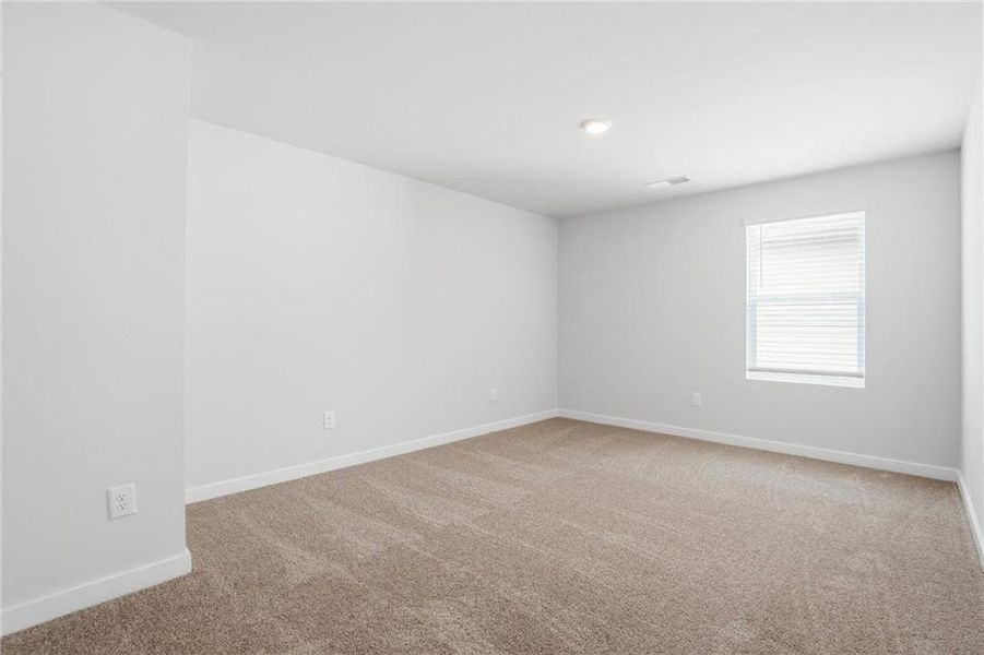 Spacious, unfurnished interior of a new home in Creekbend Overlook, South Fulton (Image 28).